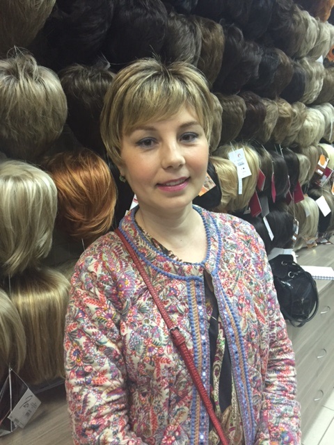 Самый большой магазин париков и накладных волос в России. Магазины в Москве. Доставка по России.